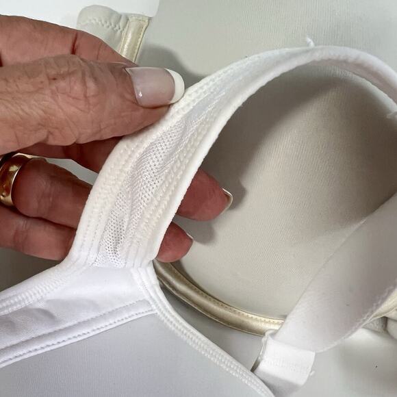 Lot Of 2 Vanity Fair Full Coverage Underwire Bras 42D Lightly Padded White Beig - Picture 4 of 10